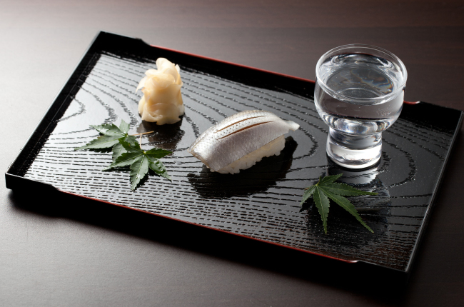 小鉢八寸盛り 日本酒付 お鮨ランチ
